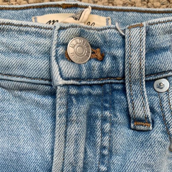 Madewell The Perfect Vintage Jean Light Wash High Rise Mom Distressed Hem Petite - Picture 7 of 11